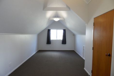 Photo of property in 1/150 Luckens Road, West Harbour, Auckland, 0618