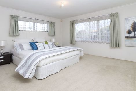 Photo of property in 26 Palmcrest Grove, Highland Park, Auckland, 2010
