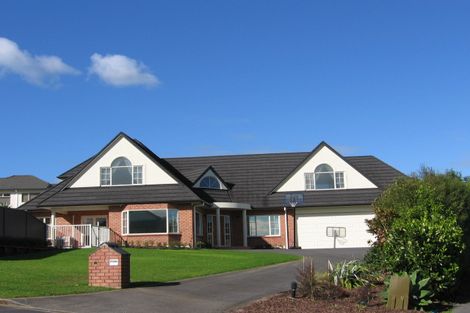 Photo of property in 7 San Jose Rise, Shamrock Park, Auckland, 2016