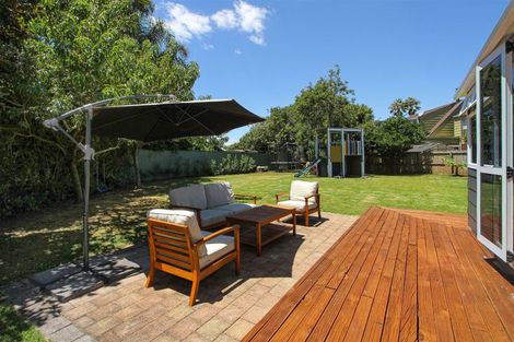 Photo of property in 11 Taihiki Road, Clarks Beach, 2122