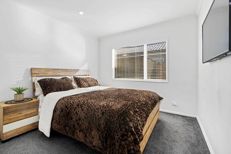 Photo of property in 2 Harore Road, Takanini, 2112