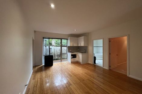 Photo of property in 19 East Coast Road, Milford, Auckland, 0620