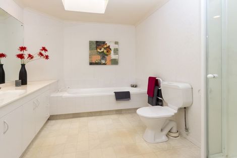 Photo of property in 26 Palmcrest Grove, Highland Park, Auckland, 2010