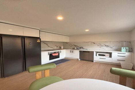 Photo of property in 49e Oaktree Avenue, Browns Bay, Auckland, 0630