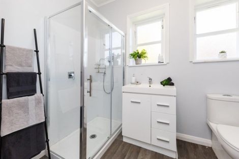 Photo of property in 10 Mansford Place, West End, Palmerston North, 4412