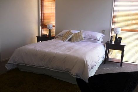 Photo of property in Patent 326 Apartments, 326 Evans Bay Parade, Hataitai, Wellington, 6021