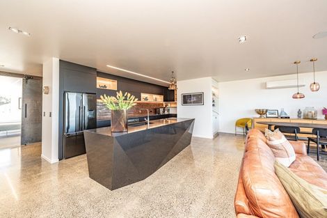 Photo of property in 24 Golf Vue Place, Castlecliff, Whanganui, 4501