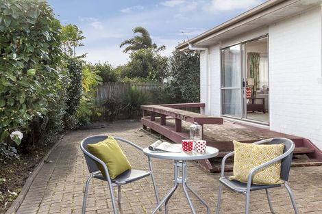 Photo of property in 26 Palmcrest Grove, Highland Park, Auckland, 2010