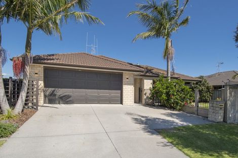 Photo of property in 94 Doncaster Drive, Papamoa Beach, Papamoa, 3118