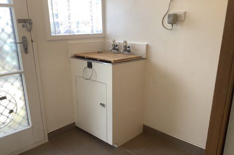 Photo of property in 2/53 Ludlam Crescent, Woburn, Lower Hutt, 5010