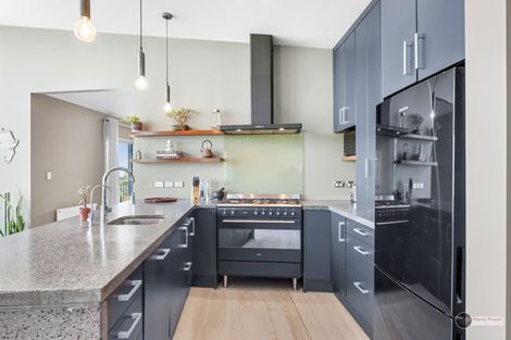 Photo of property in 4 Singers Road, Korokoro, Lower Hutt, 5012