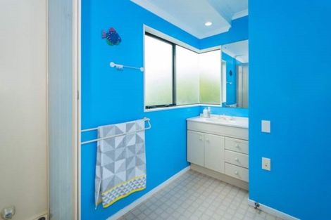 Photo of property in 1/9 Stoneleigh Court, Sunnynook, Auckland, 0632