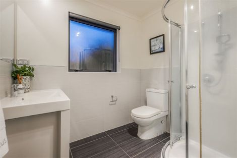Photo of property in 106b Simpson Road, Henderson Valley, Auckland, 0614