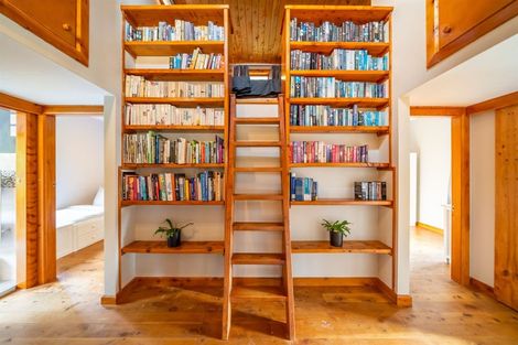 Photo of property in 1151 Paekakariki Hill Road, Paekakariki Hill, Porirua, 5381