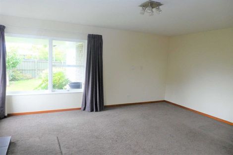 Photo of property in 11 Valerie Place, Redwood, Christchurch, 8051