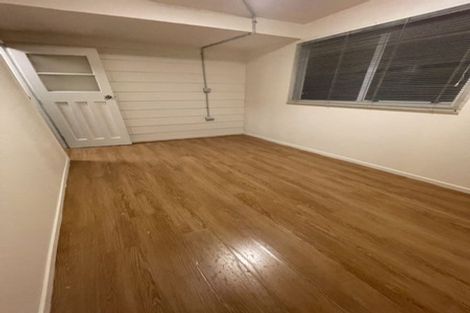 Photo of property in 17 Theban Place, Totara Vale, Auckland, 0629