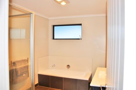 Photo of property in 177 Sandspit Road, Shelly Park, Auckland, 2014