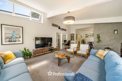 Photo of property in 132 Cheviot Road, Lowry Bay, Lower Hutt, 5013