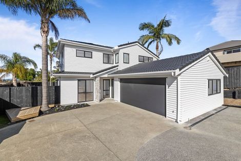 Photo of property in 10 Ashley Avenue, Long Bay, Auckland, 0630