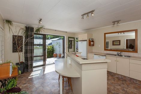 Photo of property in 19 Dale Road, Raumati South, Paraparaumu, 5032