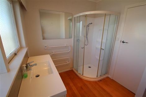 Photo of property in 78 Gladstone Road, Northcote, Auckland, 0627