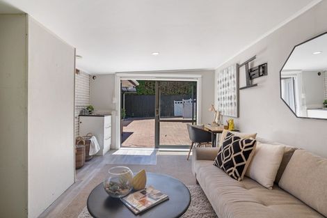 Photo of property in 16a Huapai Street, Onehunga, Auckland, 1061