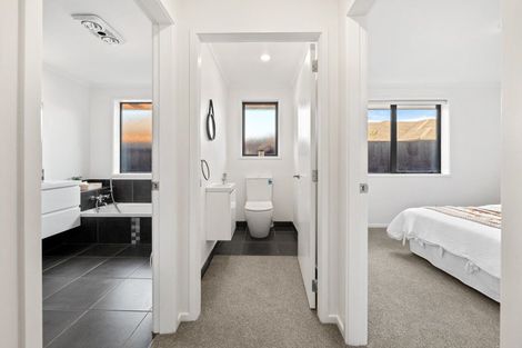 Photo of property in 19 Seabreeze Place, Papamoa Beach, Papamoa, 3118