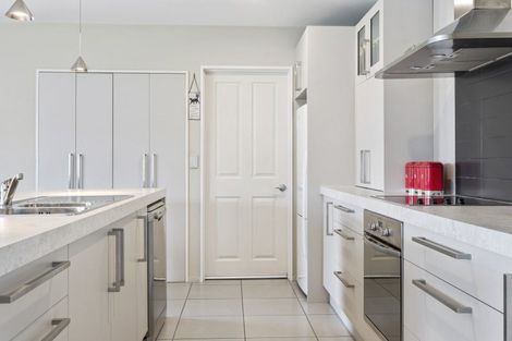 Photo of property in 105 High Street, Oxford, 7430