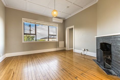 Photo of property in 19 Old Lake Road, Narrow Neck, Auckland, 0624