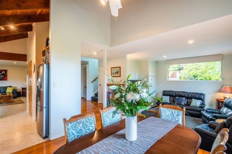 Photo of property in 8 Hebe Place, Birkenhead, Auckland, 0626