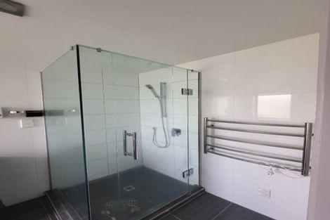 Photo of property in 11a Newington Road, Henderson, Auckland, 0612