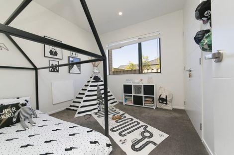 Photo of property in 14 Turpin Road, Riverhead, 0820