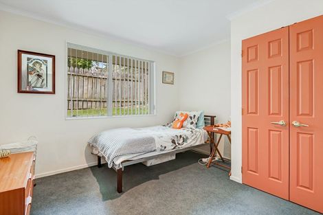 Photo of property in 5 Ian Marwick Place, Birkenhead, Auckland, 0626