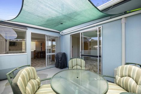 Photo of property in 14 Oawai Place, Marfell, New Plymouth, 4310