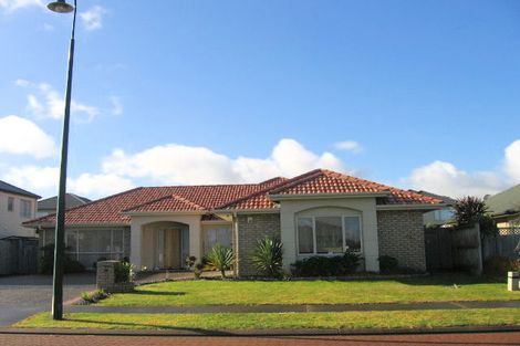 Photo of property in 15 Carousel Crescent, East Tamaki Heights, Auckland, 2016
