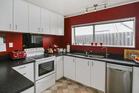 Photo of property in 131a Mangorei Road, Merrilands, New Plymouth, 4312