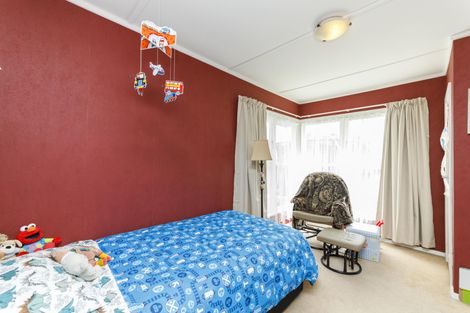 Photo of property in 15 Tweed Street, Roslyn, Palmerston North, 4414