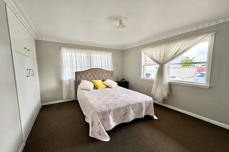 Photo of property in 2b Adams Road, Manurewa, Auckland, 2102