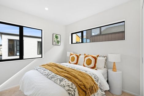 Photo of property in 5/90 Picasso Drive, West Harbour, Auckland, 0618