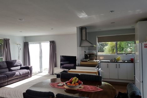 Photo of property in 1/24 Contessa Drive, Glenfield, Auckland, 0629