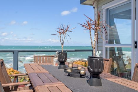 Photo of property in 148 The Esplanade, Houghton Bay, Wellington, 6023