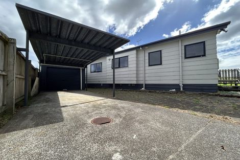 Photo of property in 2/8 Senecio Place, Weymouth, Auckland, 2103