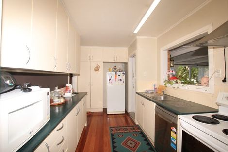 Photo of property in 5 Amberley Avenue, Te Atatu South, Auckland, 0610
