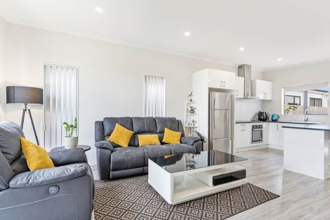 Photo of property in 3 Whakapono Road, Pukekohe, 2120