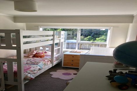 Photo of property in 2/9 Scarlock Avenue, Browns Bay, Auckland, 0630