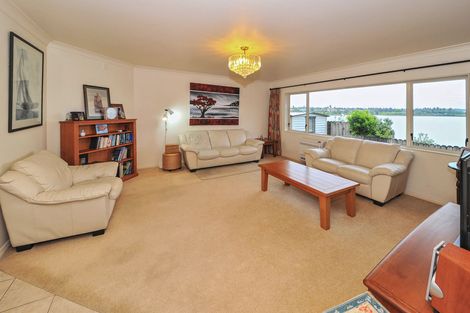 Photo of property in 62a Youngs Road, Papakura, 2110