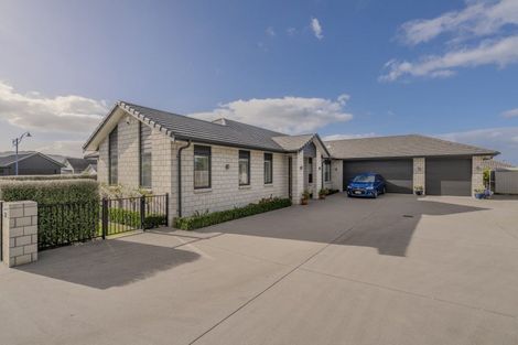 Photo of property in 3 Roseberry Place, Whitianga, 3510