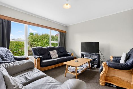 Photo of property in 2/497 Beach Road, Murrays Bay, Auckland, 0630