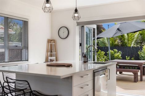 Photo of property in 1/14 Margate Road, Blockhouse Bay, Auckland, 0600