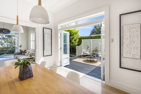 Photo of property in 7 Summer Street, Stanley Point, Auckland, 0624